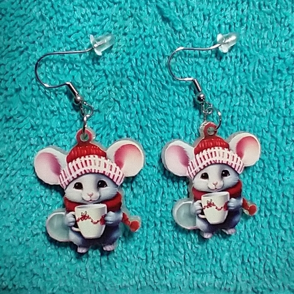 Cute mouse with coffee cup wire dangle earrings white red pink - Picture 3 of 3